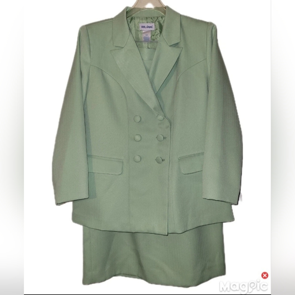 Vintage Vicky Wayne 2 Piece Green Textured Skirt Suit Size 10 Petite